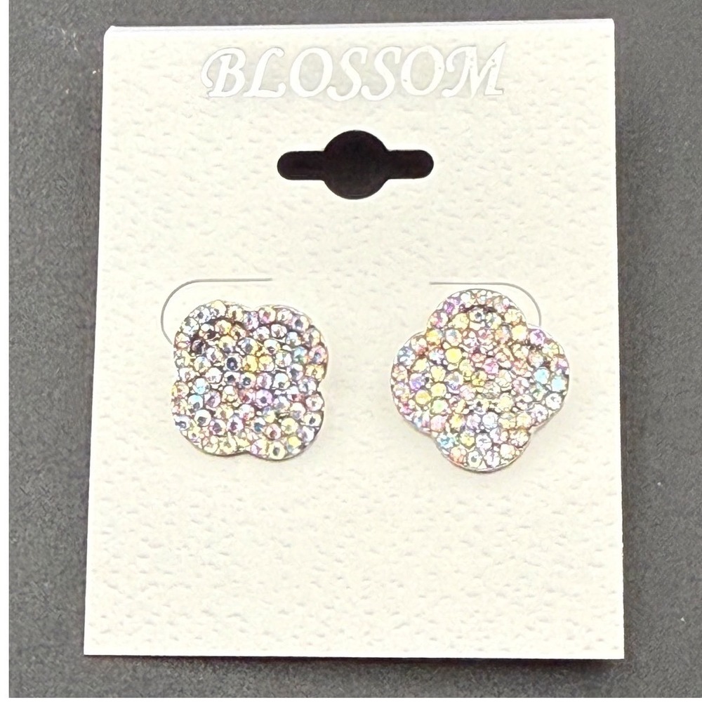 Blossom Clover Crystal Stud Earrings Silver‎ Tone Rhinestone Sparkle